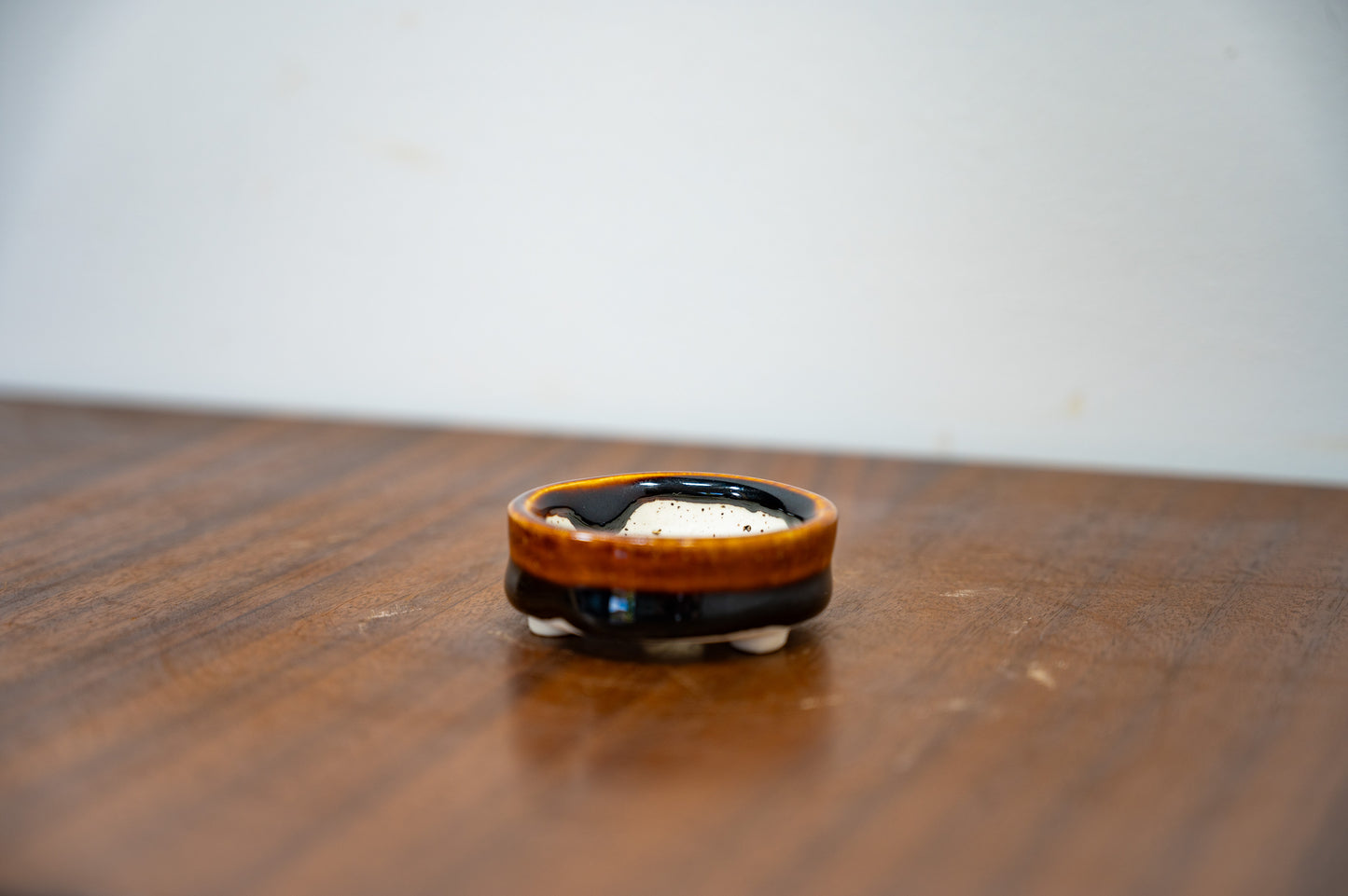 Dark Brown - White Stoneware Round MAME Bonsai Pot 5.5cm