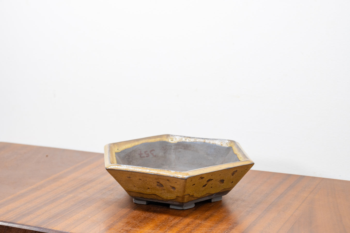 Tundra DEEP Hexagon Bonsai Dish 20cm