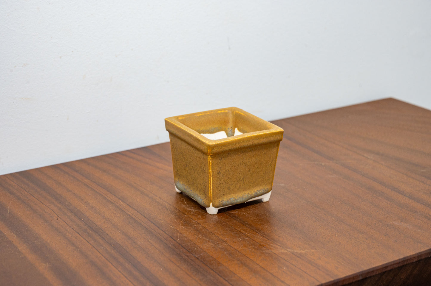 Venus Brown - White Stoneware Cascade Bonsai Cube Pot 7cm